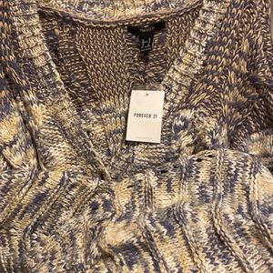 🌺🌸 NWT Forever 21 cardigan sweater, perfect for the fall! Super comfy.